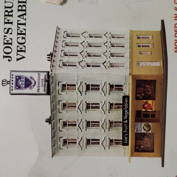 N Scale Vintage Model Power No. 1536 Joe's Fruits & Vegetables Building Kit - Picture 2 of 6